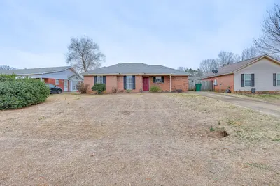 Image de Pet-Friendly Millbrook Home: Patio & Yard!