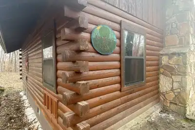 Image de Cozy cabin minutes from the Buffalo River, Pet Friendly!