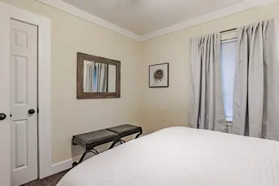 Image de Cozy & Clean 2b/1b in Midtown – 18a