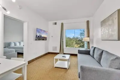 Image de Suites at Lake Buena Vista close Disney Springs with free parking