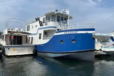 Image de Patriot: Three Story Vessel