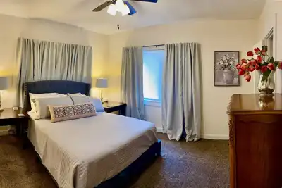 Image de Cozy & Clean 2b/1b in Midtown – 20b