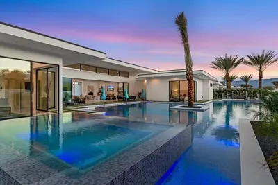 Luxury Dream Pool Villa 14