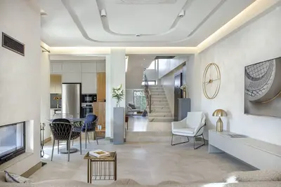 Image de 5 minutes to lake, Family friendly, enjoy with heated pool, barbecue, fireplace