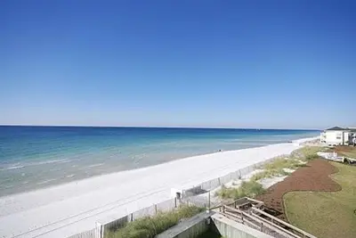 Image de Gulf Front Condo, Heated Pool, Fully Renovated, Resort Feel w/ large balcony