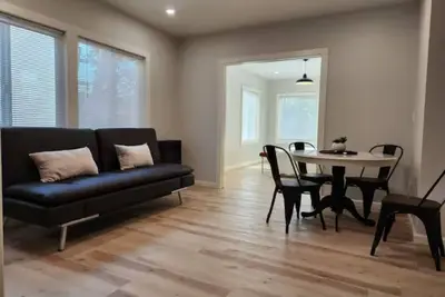 Image de Awesome 2 Bedroom - Walk to Ucb
