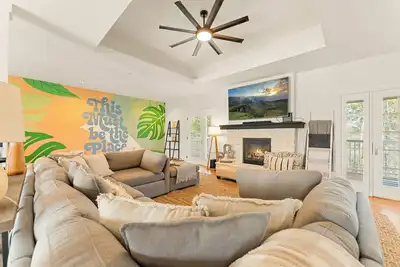 Image de BransonBliss: Golf, ClubPool, Fireplace, Workspace, 30ft patio, EnsuiteBaths