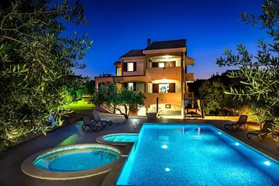 Image de Villa Zlatni Dvori (V5241-K1) - Razanac