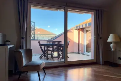 Modern Terraced Attic in Porta Nuova ComeCasa