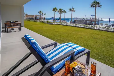 Image de Marvelous 2 bedroom condo Encantame Towers Velero 102