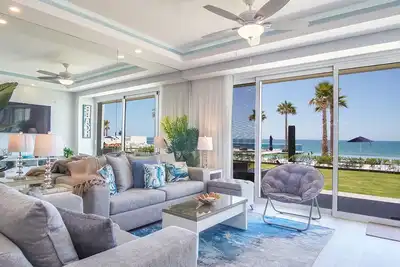 Image de Lovely 2 bedroom condo Encantame Towers Velero 104