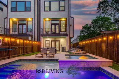 Image de Elegant 3br 3. 5Bath Home with Private Pool