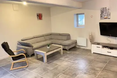 Image de A&J Family -Logement 8 pers. à Neuvy, Jardin Privé
