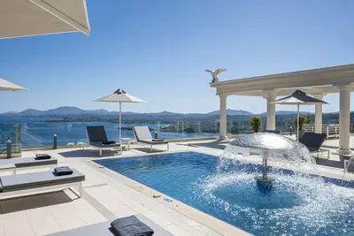 Image de Villa Monte Leone with Pool, Hot Tub, Spa Room & Stunning Seaview.