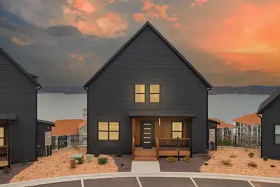 Image de Sleeps 24 Lakefront - Arcades - 2Pools - Hot Tub