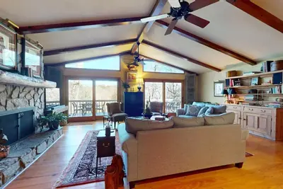 Image de Cottage on Homer Potts | Charming Cottage with Chef`s Dream Kitchen