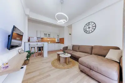 Image de 5 minutes to the beaches and nice restaurants! Family apartment w/sea view.