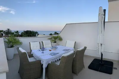Image de 2 Bedroom, 2 Bathroom with Sea Views
