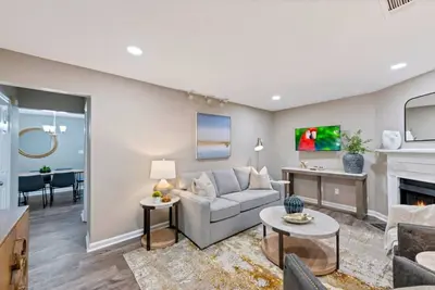 Image de Ath - Downtown Woodstock Luxury - Walk to Cherokee Amphitheater (1/4 mile)  3 Bedroom