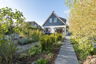 Image de Stijlvol en Modern Ingerichte Vakantievilla in Callantsoog Voor 5 Personen