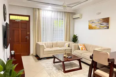 Serenity Homes - Entire house near French Embassy\n\n