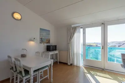 Image de Genieten in het Mooie Vakantieappartement Gelegen in Julianadorp aan Zee
