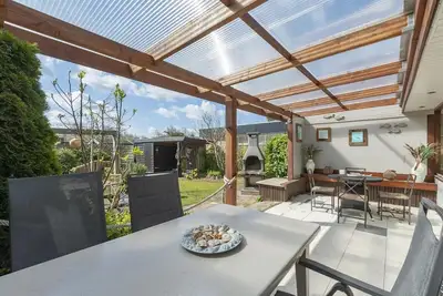 Image de Comfortabel Vrijstaand Vakantiehuis in Sint Maartenszee Dichtbij de Strandopgang Naar het Heerlijke Zandstrand van Sint Maartenszee