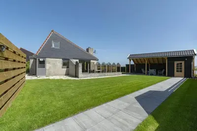 Image de Heerlijk Vrijstaand Vakantiehuis Dicht bij het Strand van Julianadorp aan Zee