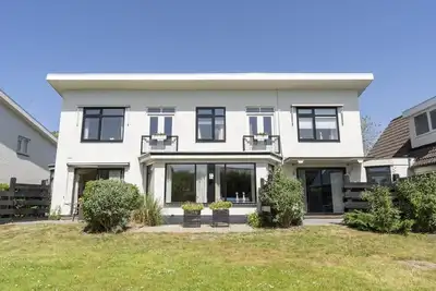Image de Ruim 2-pers. Appartement op Loopafstand van het Strand van Badplaats De Koog!