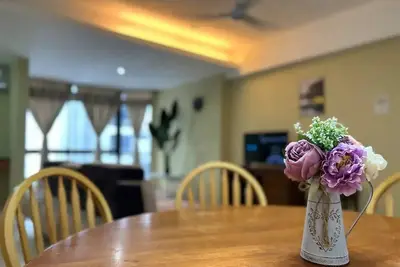 Image de 93 Pavilion@Fahrenheit88 Bkt Btg\n\n