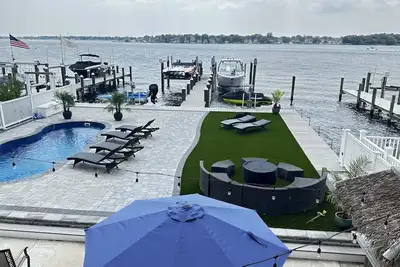 Image de Breathtaking Views, Heated Pool on the Metedeconk River!