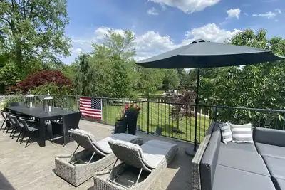 Image de Private Waterfront Home