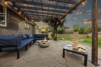 Image de Cozy Denver Retreat: 4bd - Game & Movie Room - Backyard Fire Pit