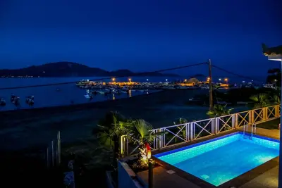 Bay View I - Deux Chambres Villa, Couchages 4