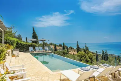 Image de Mounda Beach Villa - Quatre Chambres Villa, Couchages 7