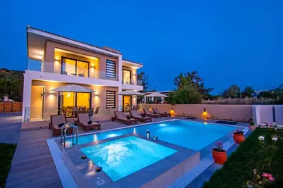Image de Sokrates and Oresti - Trois Chambres Villa, Couchages 6