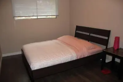 Image de Your Home - Your Time (entire main floor 3brms)