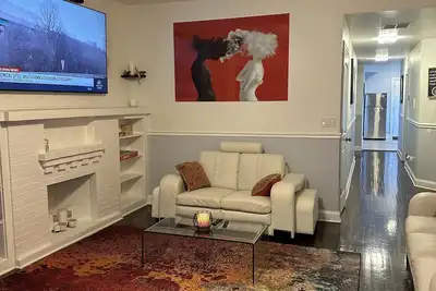 Image de 420 at Cheltenham 4br