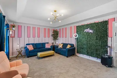 Image de New, 4 TVs, big backyard! Near Mtsu The Pink Key Cottage