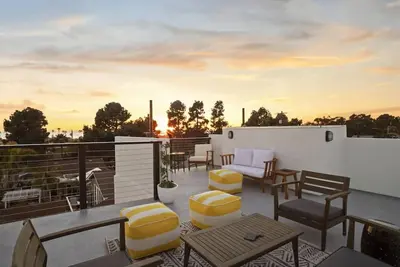 Image de Clementine Crush, Oceanview Rooftop Deck and A/C