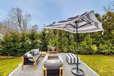 Image de Modern Cape Home in Hyannis walking distance to the beach & town!