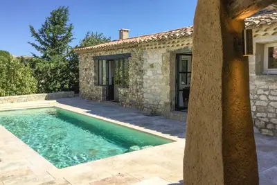 Image de Le Petit Mas est une maison de vacances extraordinaire avec une piscine privée à Belvezet