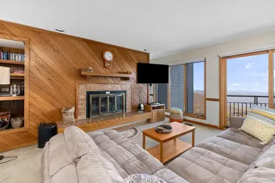 Image de Vistas 57 with Wintergreen Advantage