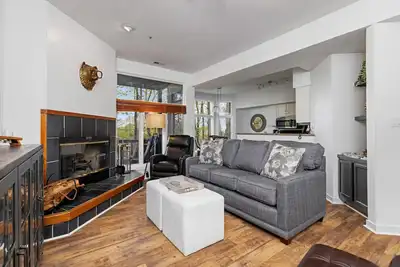 Image de Stoneridge Woods 05 with Wintergreen Advantage