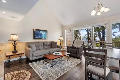 Image de Eagles Court 24 with Wintergreen Advantage