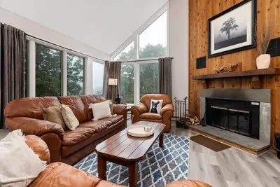 Image de Fairway Woods 36 with Wintergreen Advantage