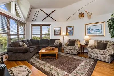 Image de Stonewall Court 21 with Wintergreen Advantage