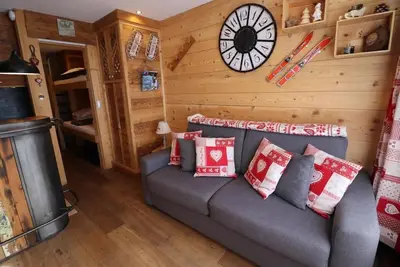 Image de À 300m des pistes de ski, Rez-de-chaussée, balcon, télévision, casier à ski, 27m², Tignes