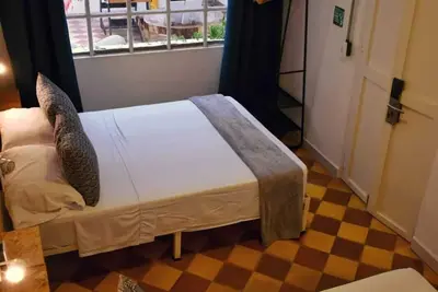 Image de Hermosa Habitacion Basica Cuadruple En El Sector De La Candelaria - Medellin