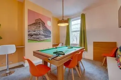 Image de Spacious 6 Bed Retreat - Near City Centre